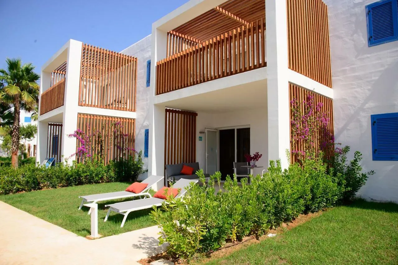 Cala Llenya Resort Ibiza 4*, Cala Llena