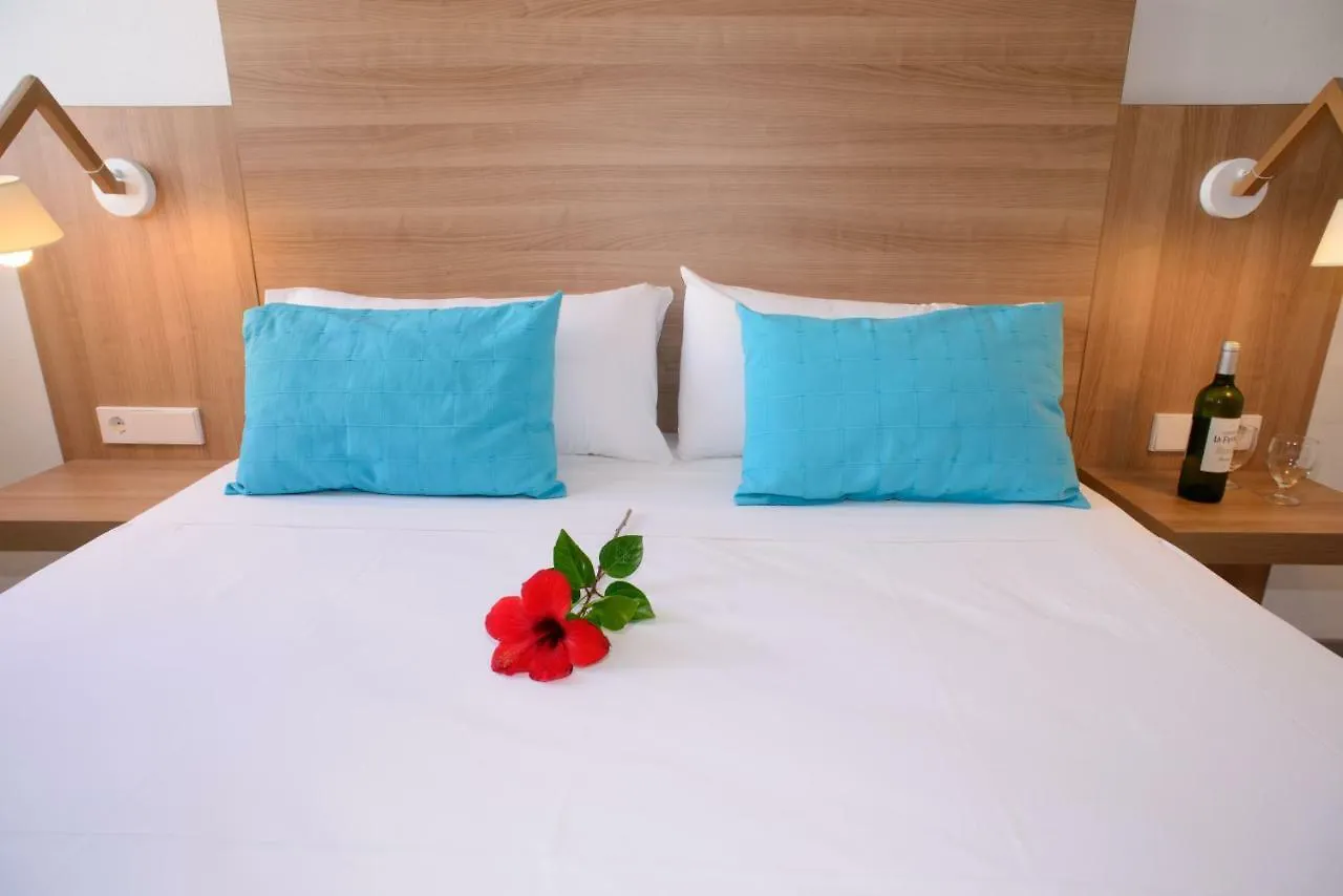 Cala Llenya Resort Ibiza Spanien