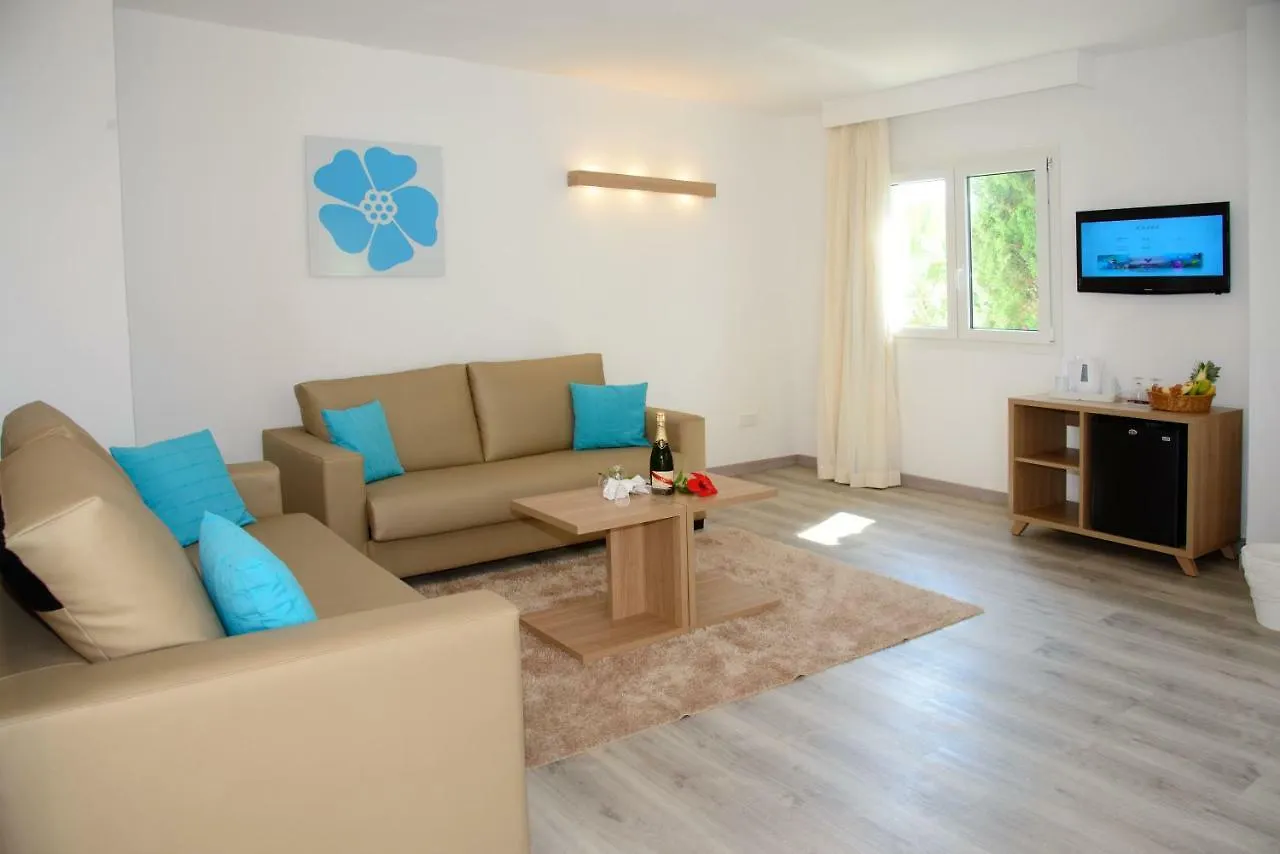 Cala Llenya Resort Ibiza 4*, Cala Llena Spanien